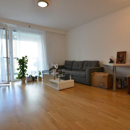 Apartment With Parking On Premise Viena Exterior foto