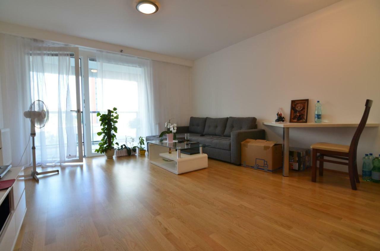 Apartment With Parking On Premise Viena Exterior foto