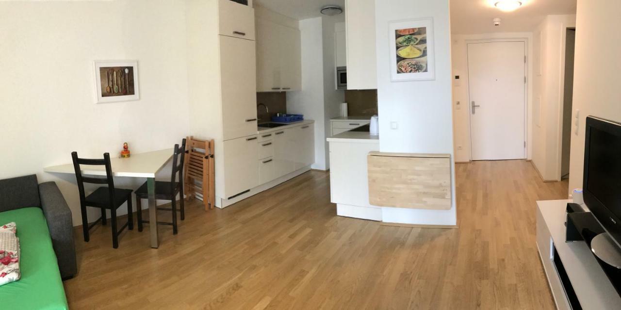 Apartment With Parking On Premise Viena Exterior foto