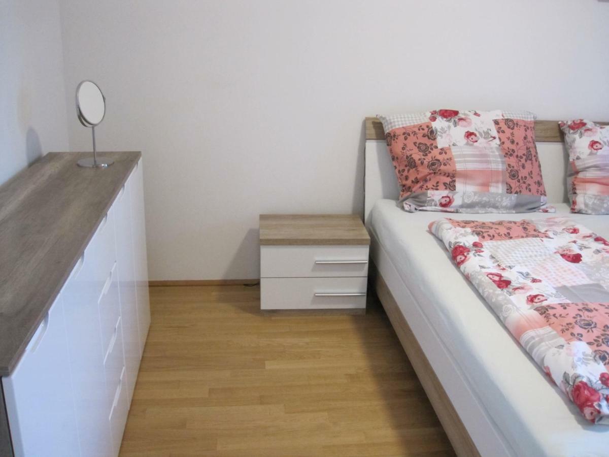 Apartment With Parking On Premise Viena Exterior foto