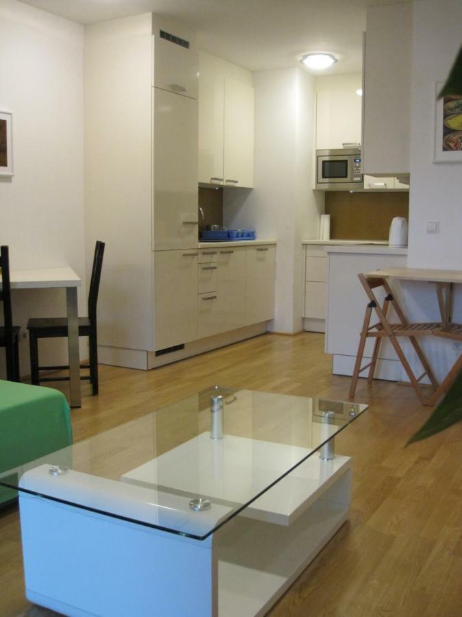Apartment With Parking On Premise Viena Exterior foto